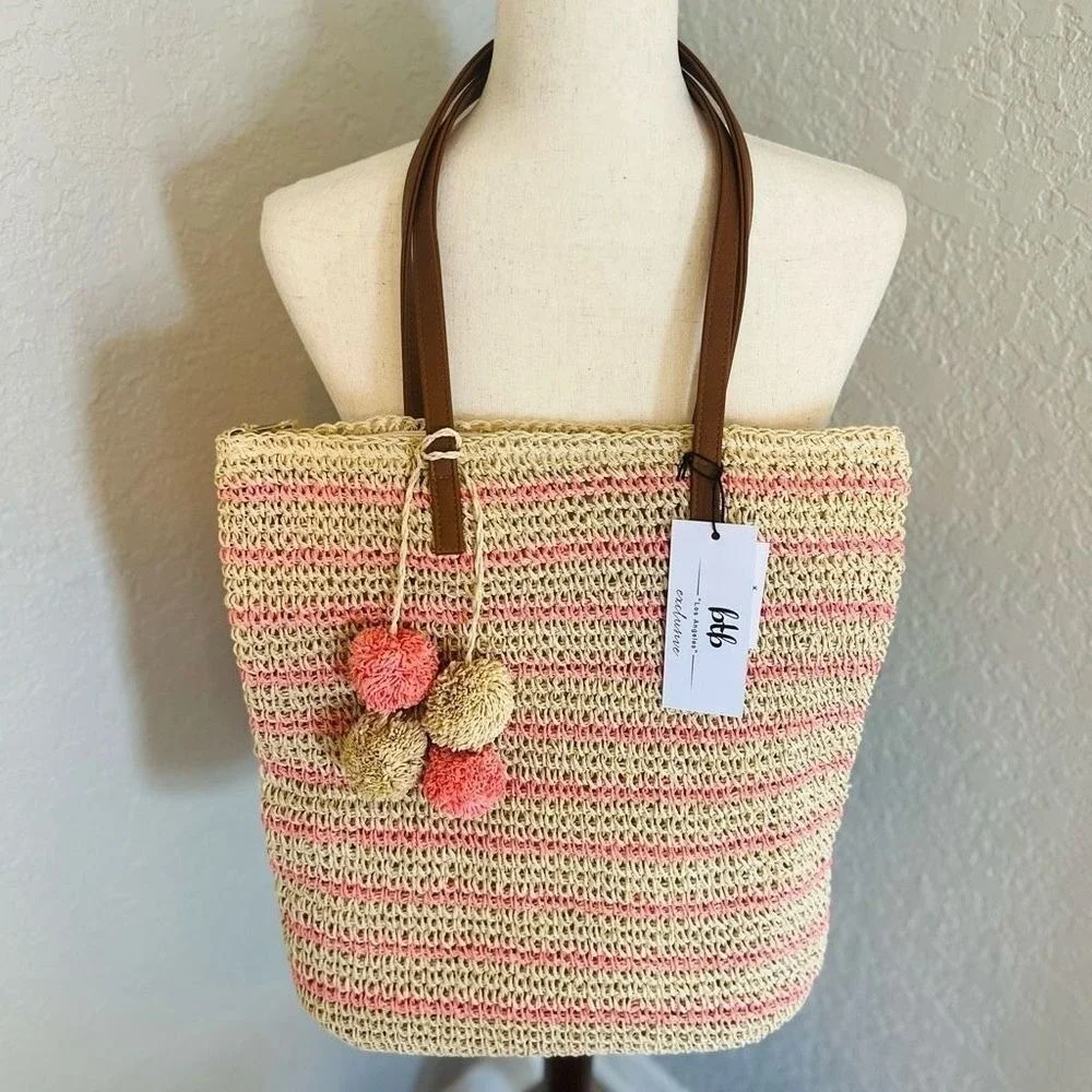btb Los Angeles Lucy Tote, Straw Woven Pom Pom Vacation Beach‎ Bag, Natural, NWT